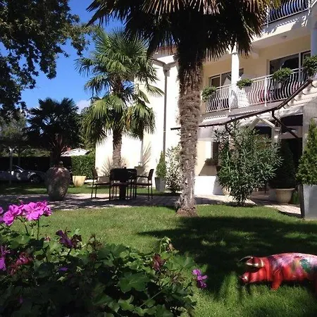 Villa Mala *