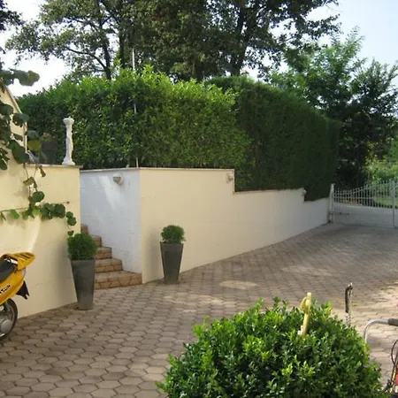 Villa Mala Bed & Breakfast